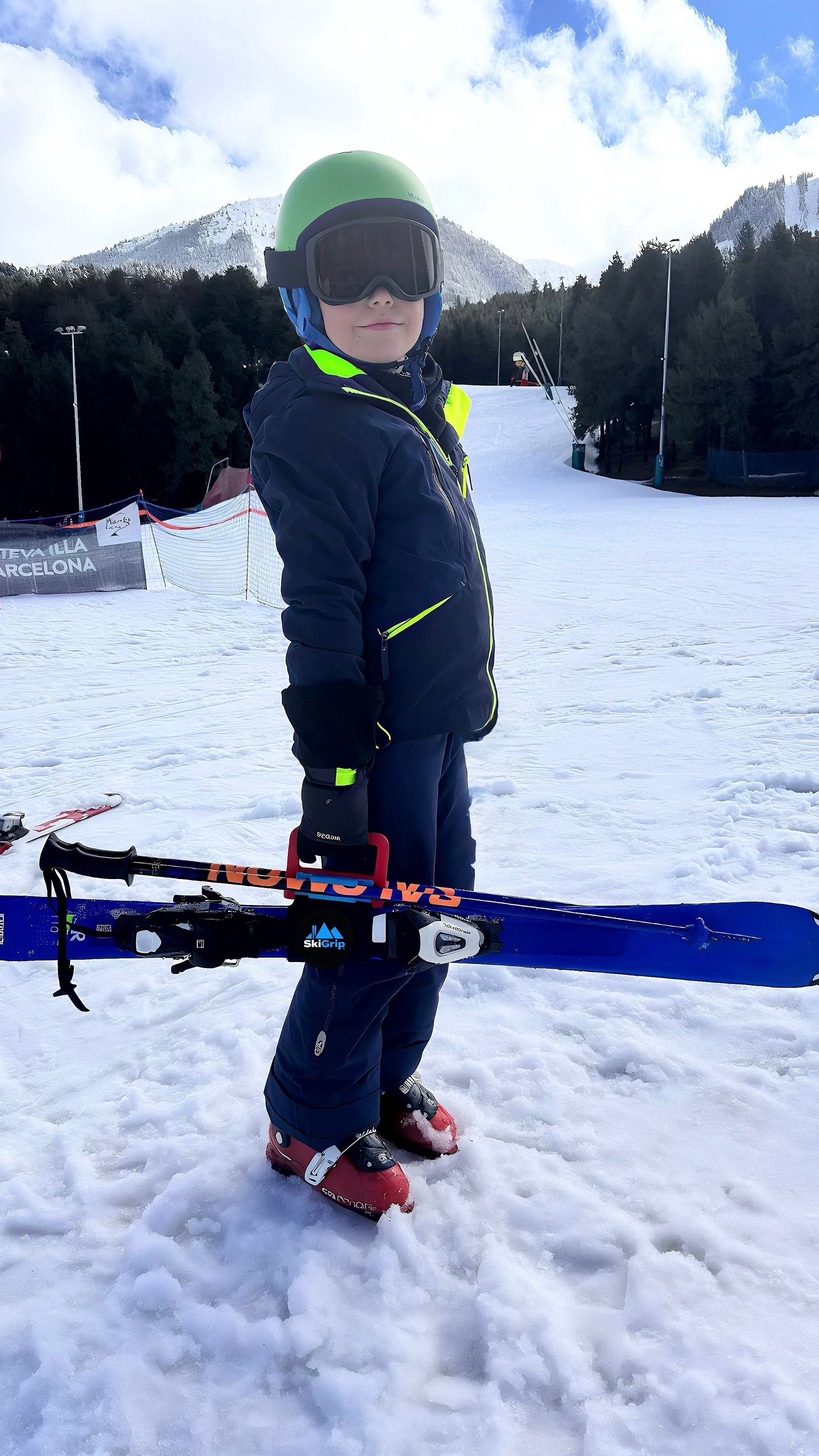 SkiGrip Blau | Skiträger und Skistockhalter.
